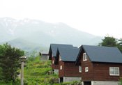 岩木山麓・三和の里高原にある 生活訓練棟。 利用者が家族や職員と 一緒に宿泊します。